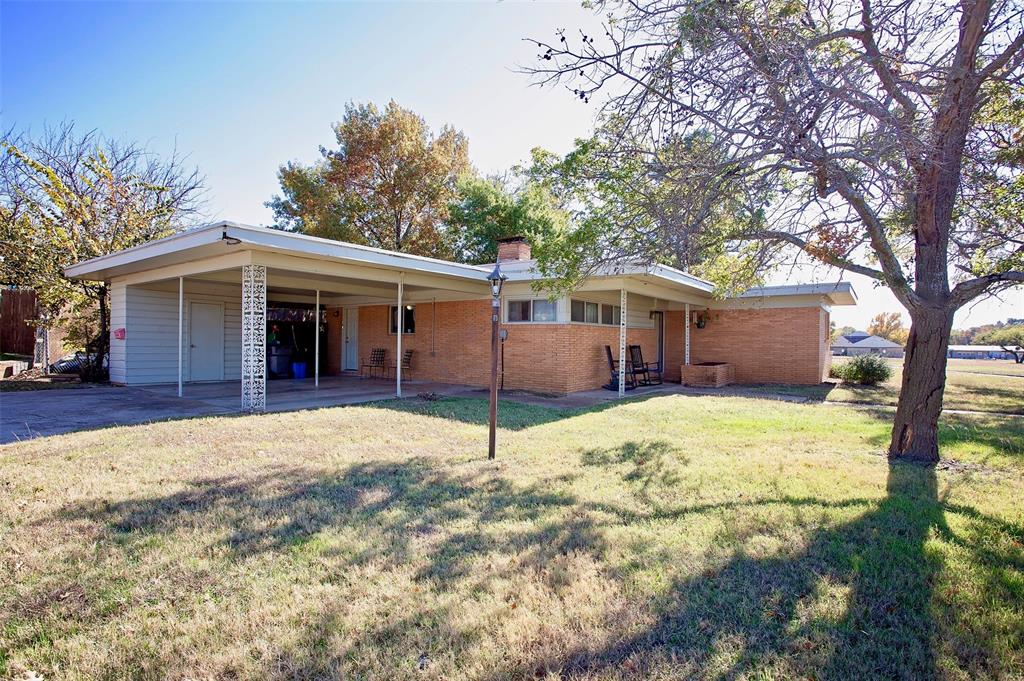 1400 Brazos Street Graham, TX 76450 - Photo 3 of 27