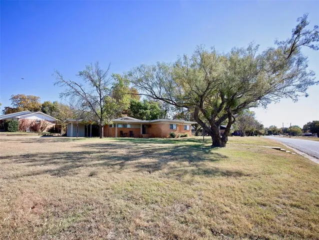 $170,000 | 1400 Brazos Street, Graham, TX 76450
