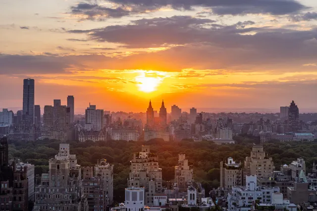 $13,400,000 | 201 East 74th Street, Unit 27 | Lenox Hill