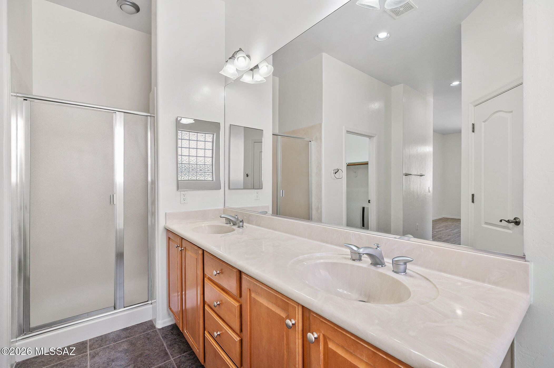 1053 South Seldon Place Vail, AZ 85641 - Photo 23 of 45 Master Bath