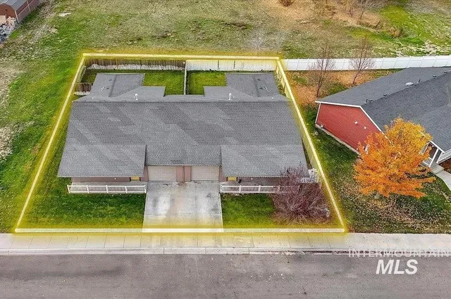 $599,999 | 215 Little Cedar Street, Hansen, ID 83334