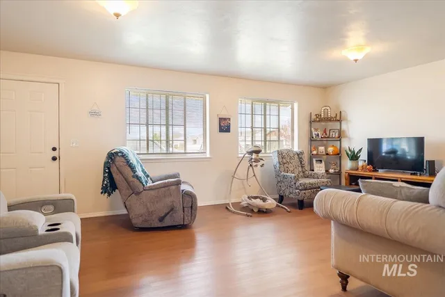 $625,000 | 215 Little Cedar Street, Hansen, ID 83334