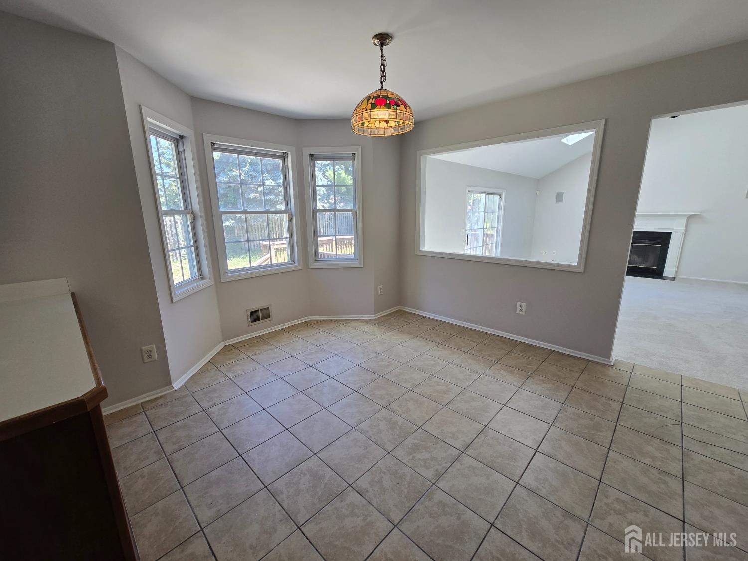 55 Andover Way Hamilton, NJ 08610 - Photo 9 of 23 Gallery Image 9