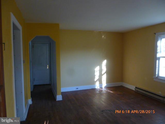 292 Reunion Corner Road Gerrardstown, WV 25420 - Photo 5 of 22 Living Room