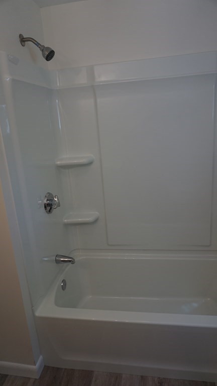 95 Sierra Vista Road Springfield, MA 01128 - Photo 14 of 28 a bathroom with a bathtub