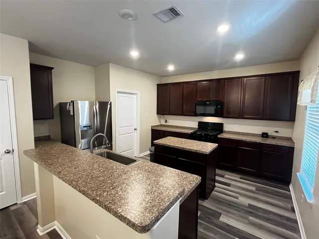 $300,000 | 2340 La Salle Woods, Unit WOODS, Conroe, TX 77304