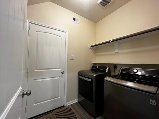 $300,000 | 2340 La Salle Woods, Unit WOODS, Conroe, TX 77304