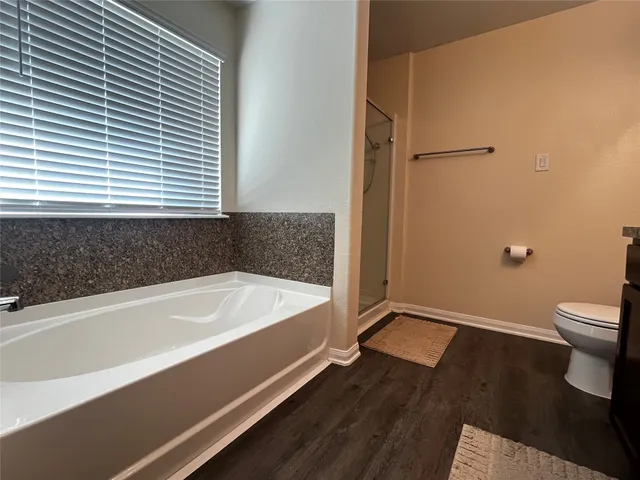 $300,000 | 2340 La Salle Woods, Unit WOODS, Conroe, TX 77304