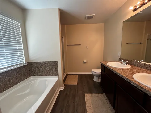 $300,000 | 2340 La Salle Woods, Unit WOODS, Conroe, TX 77304