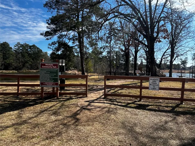 $300,000 | 2340 La Salle Woods, Unit WOODS, Conroe, TX 77304