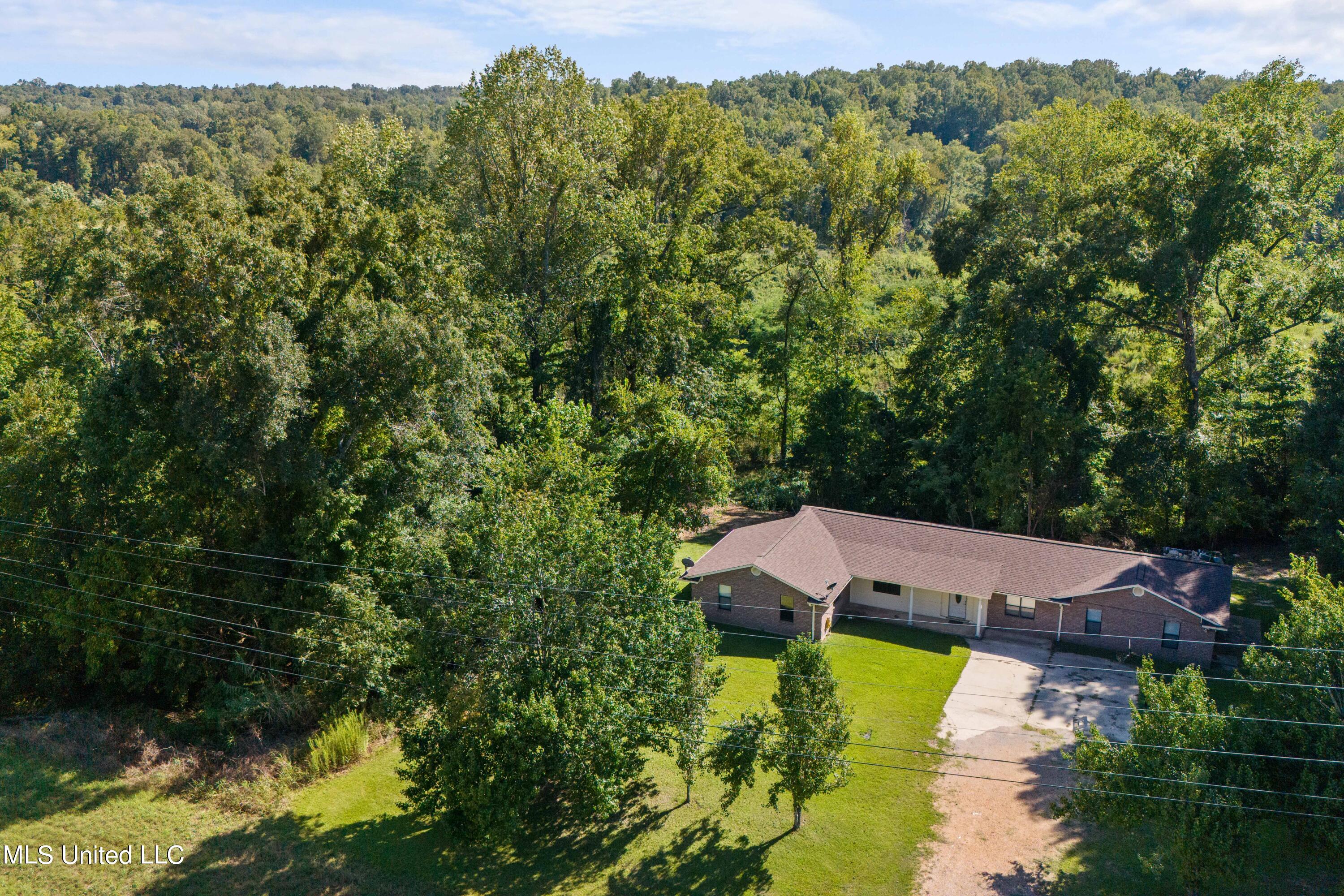 4897 Alcorn Road Lorman, MS 39096 - Photo 3 of 25 DJI_20240909155100_0032_D