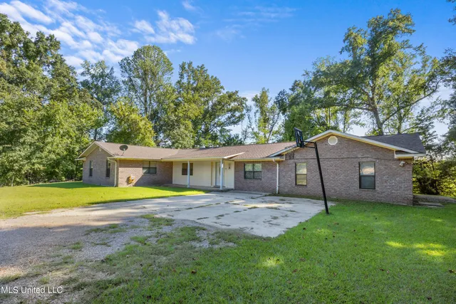 $145,000 | 4897 Alcorn Road, Lorman, MS 39096