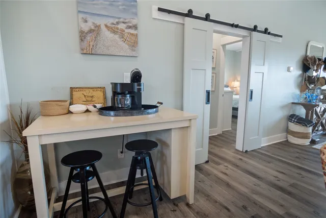 a view of a livingroom with furniture