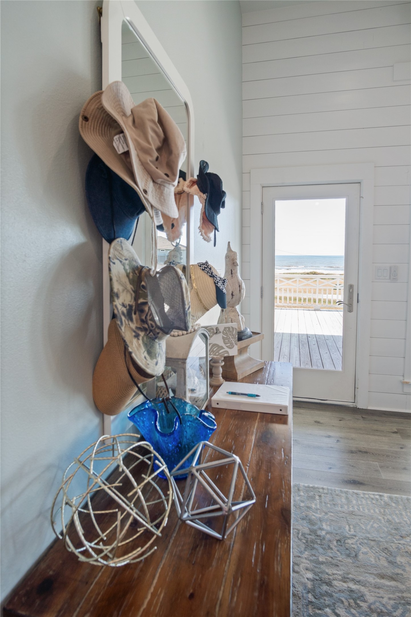 940 Raymond Port Bolivar, TX 77650 - Photo 23 of 46 a view of a livingroom with furniture