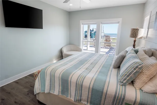 a bathroom with a double vanity sink and mirror