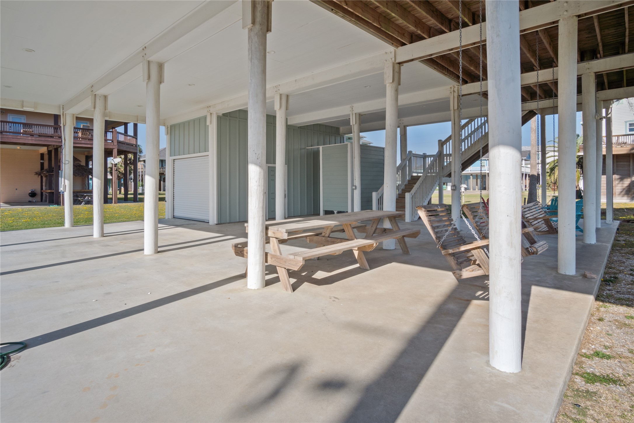 940 Raymond Port Bolivar, TX 77650 - Photo 43 of 46 a room with gym equipment