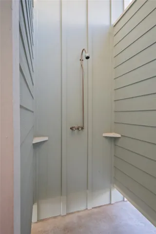 $699,000 | 940 Raymond, Crystal Beach, TX 77650