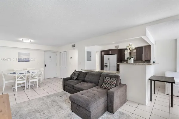 $2,500 | 250 180th Drive, Unit 158, Sunny Isles Beach, FL 33160