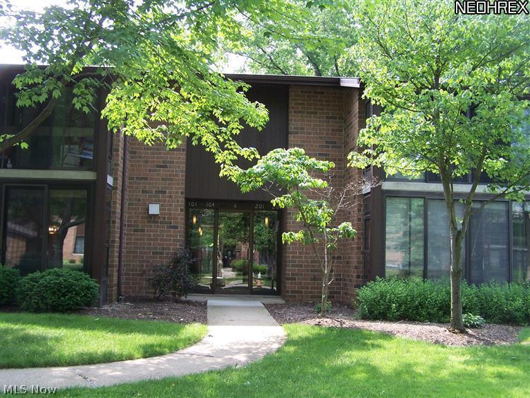 22968 Maple Ridge - such a lovely setting.