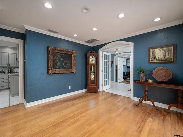 a view of livingroom with furniture and wooden floor