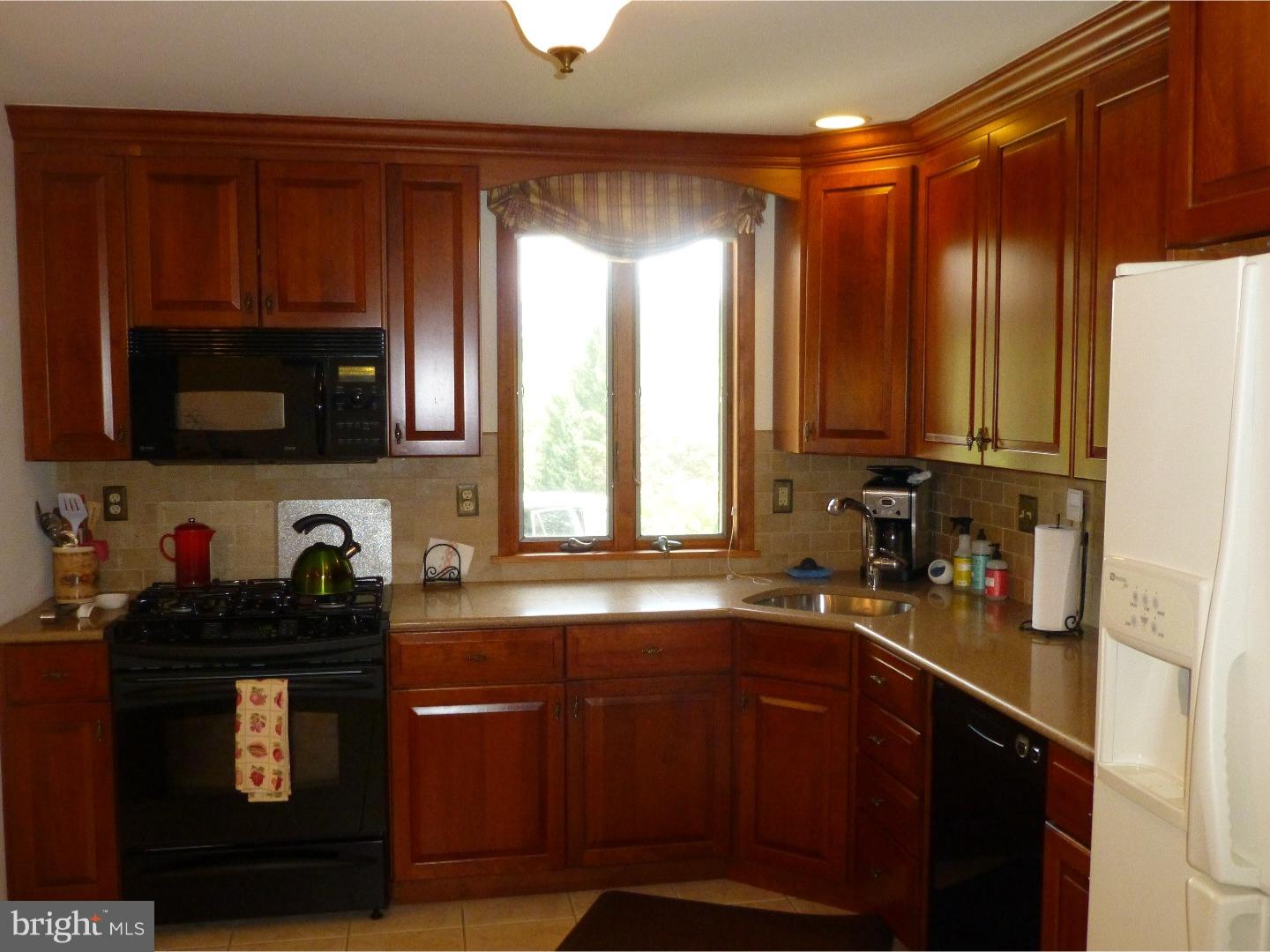 130 Poplar Road Newtown Square, PA 19073 - Photo 8 of 17 Kitchen