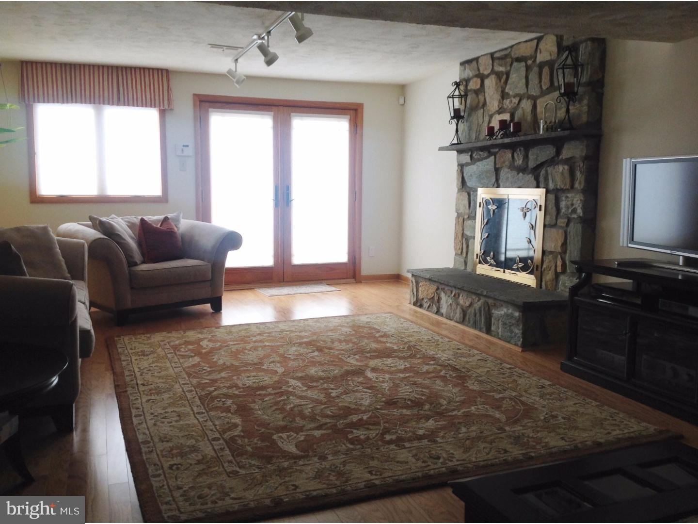 130 Poplar Road Newtown Square, PA 19073 - Photo 9 of 17 Family Room