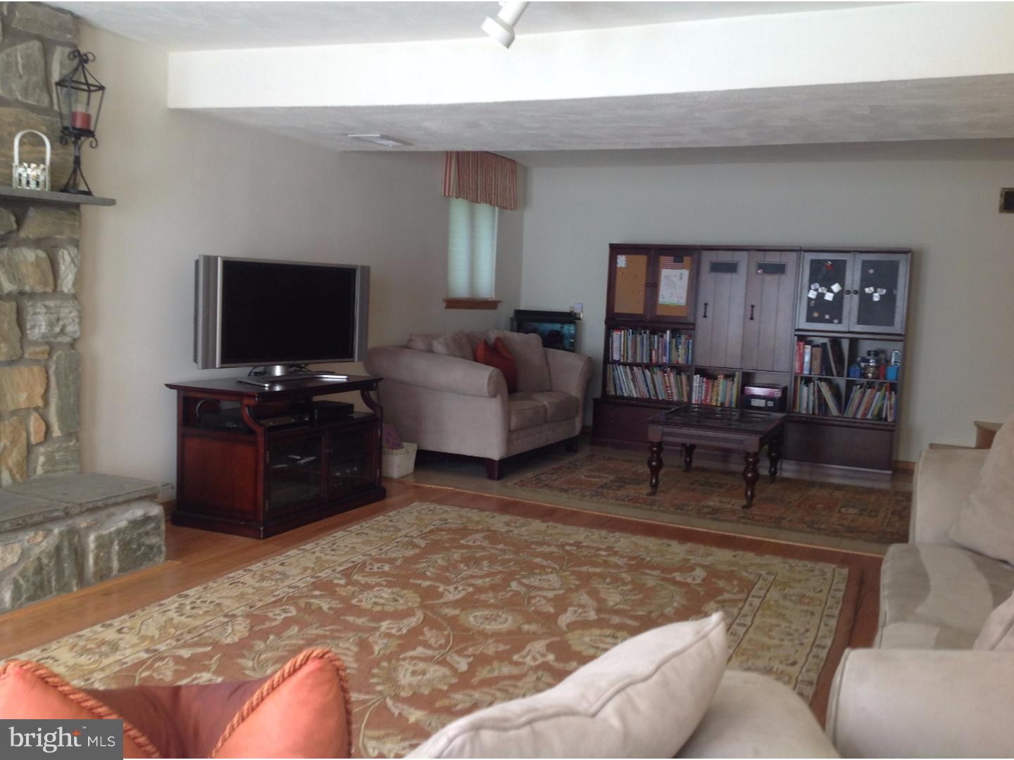 130 Poplar Road Newtown Square, PA 19073 - Photo 10 of 17 Family Room