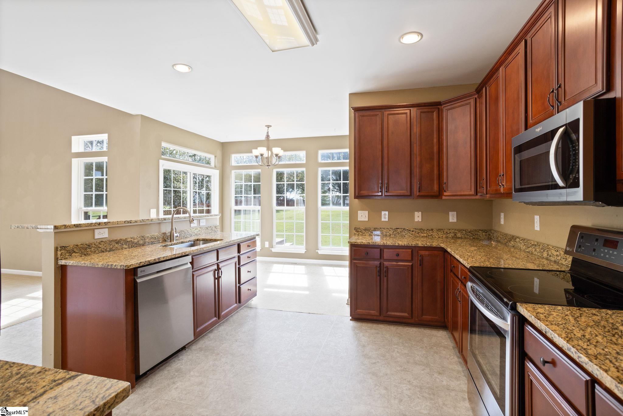218 Ridge Bay Court Greenville, SC 29611 - Photo 6 of 36 Gallery Image 6
