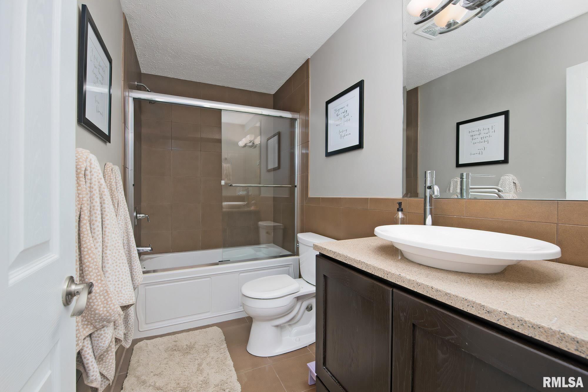19361 Wells Ferry Road Bettendorf, IA 52722 - Photo 19 of 46 Gallery Image 19