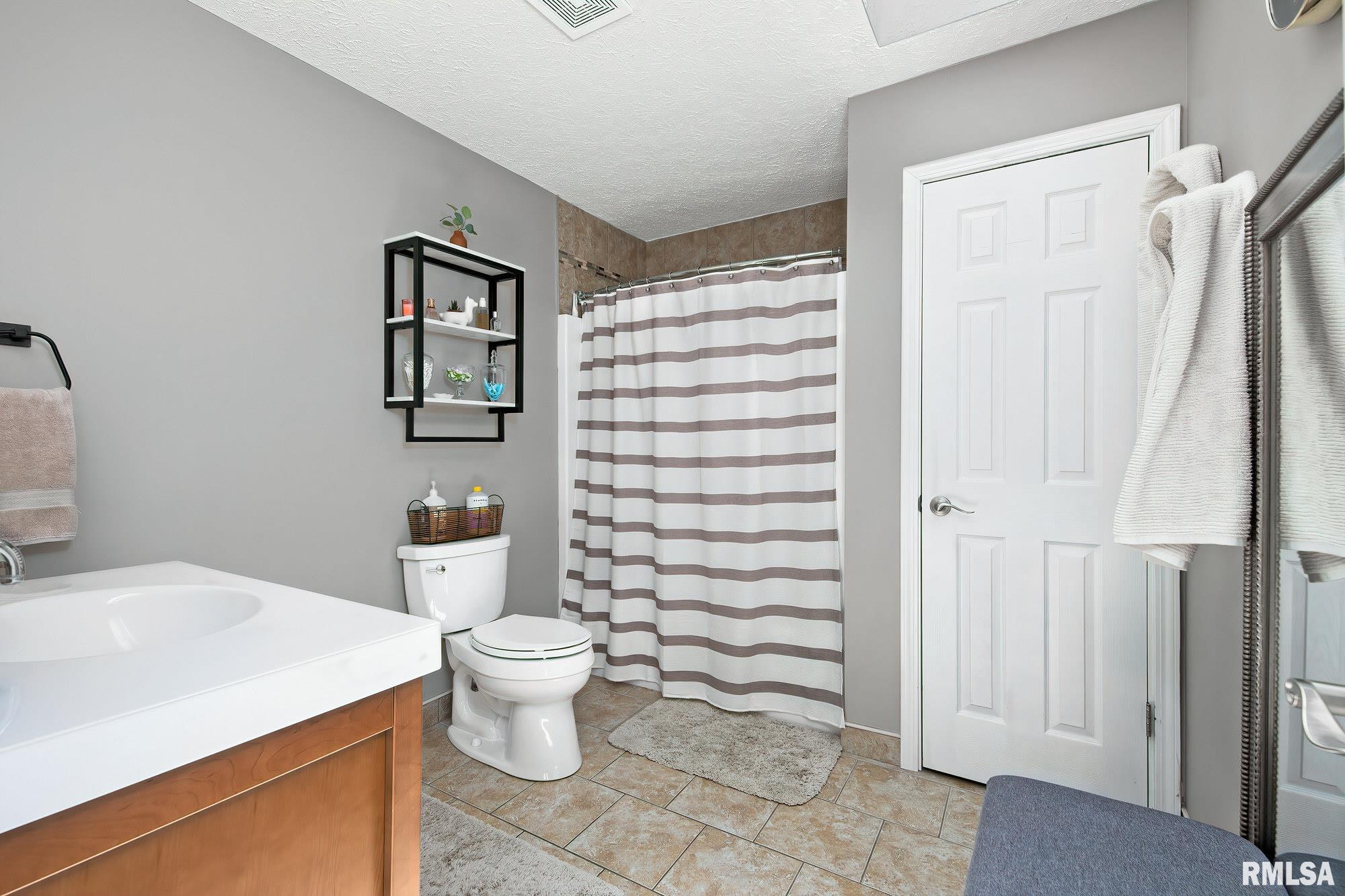 19361 Wells Ferry Road Bettendorf, IA 52722 - Photo 24 of 46 Gallery Image 24