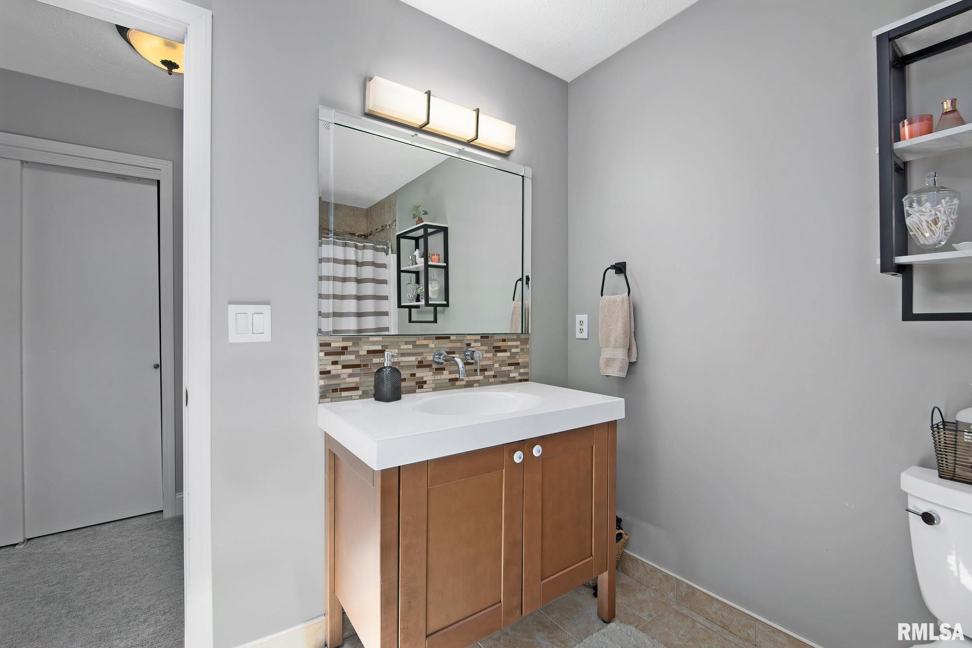 19361 Wells Ferry Road Bettendorf, IA 52722 - Photo 26 of 46 Gallery Image 26