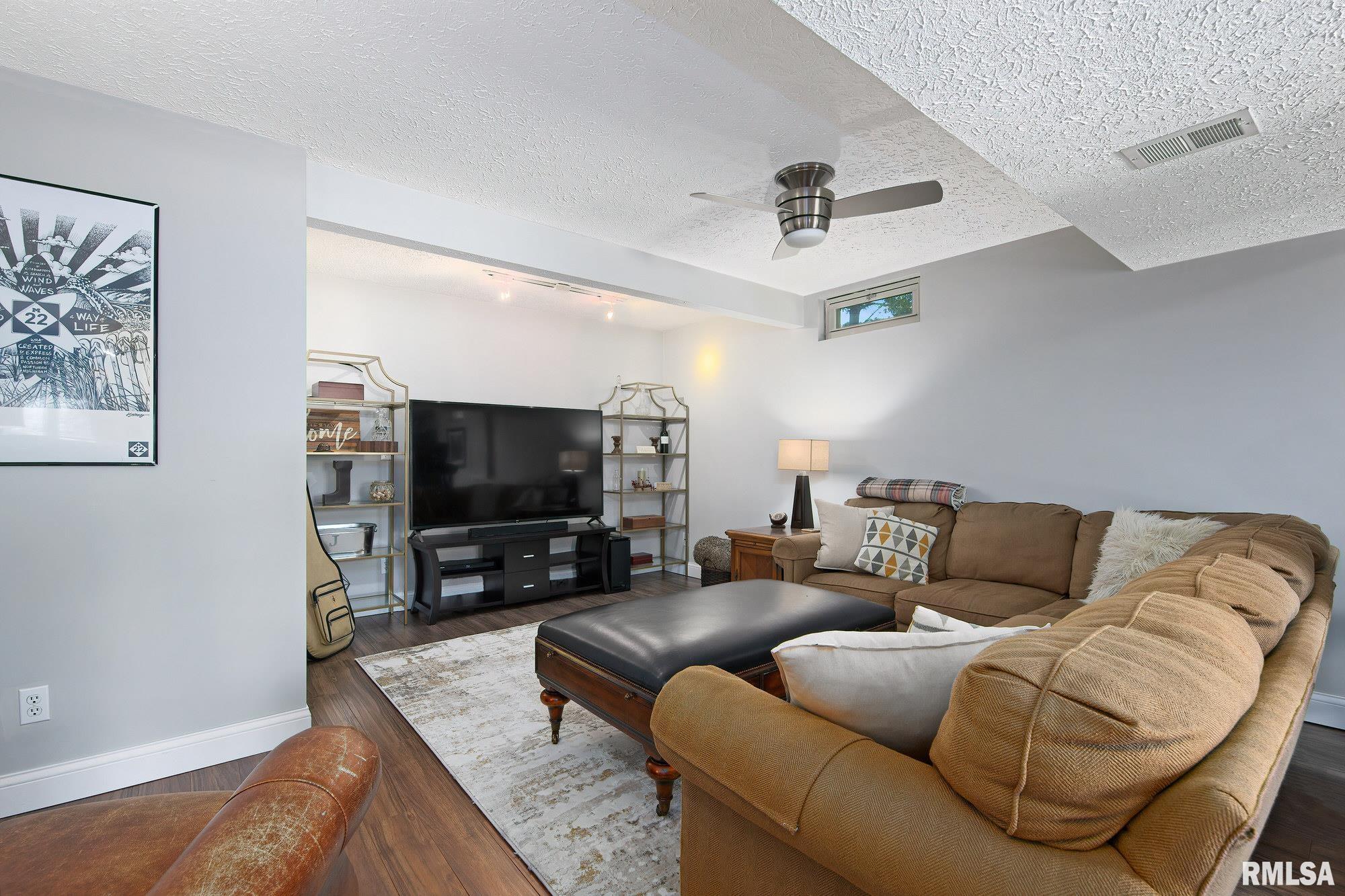 19361 Wells Ferry Road Bettendorf, IA 52722 - Photo 28 of 46 Gallery Image 28