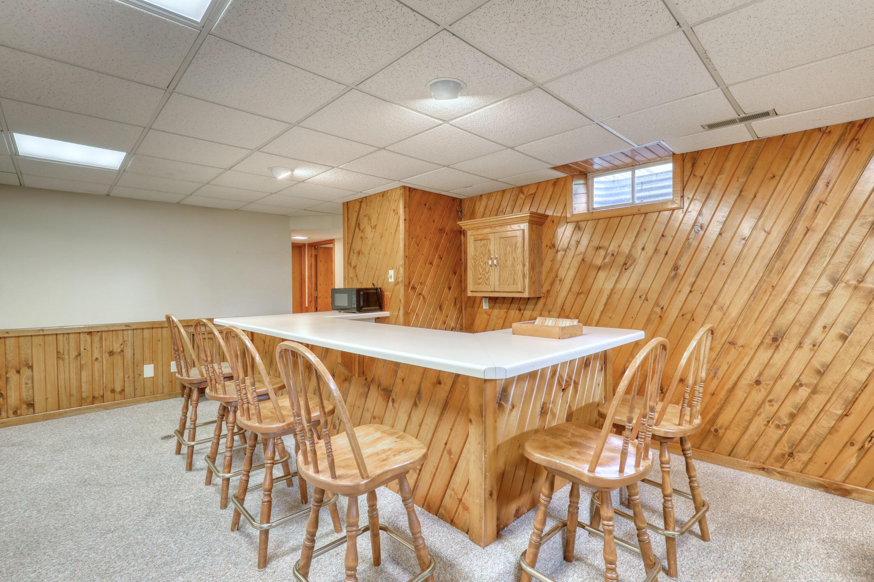 6715 Alpine Drive Addison, WI 53090 - Photo 34 of 59 LL Bar Area