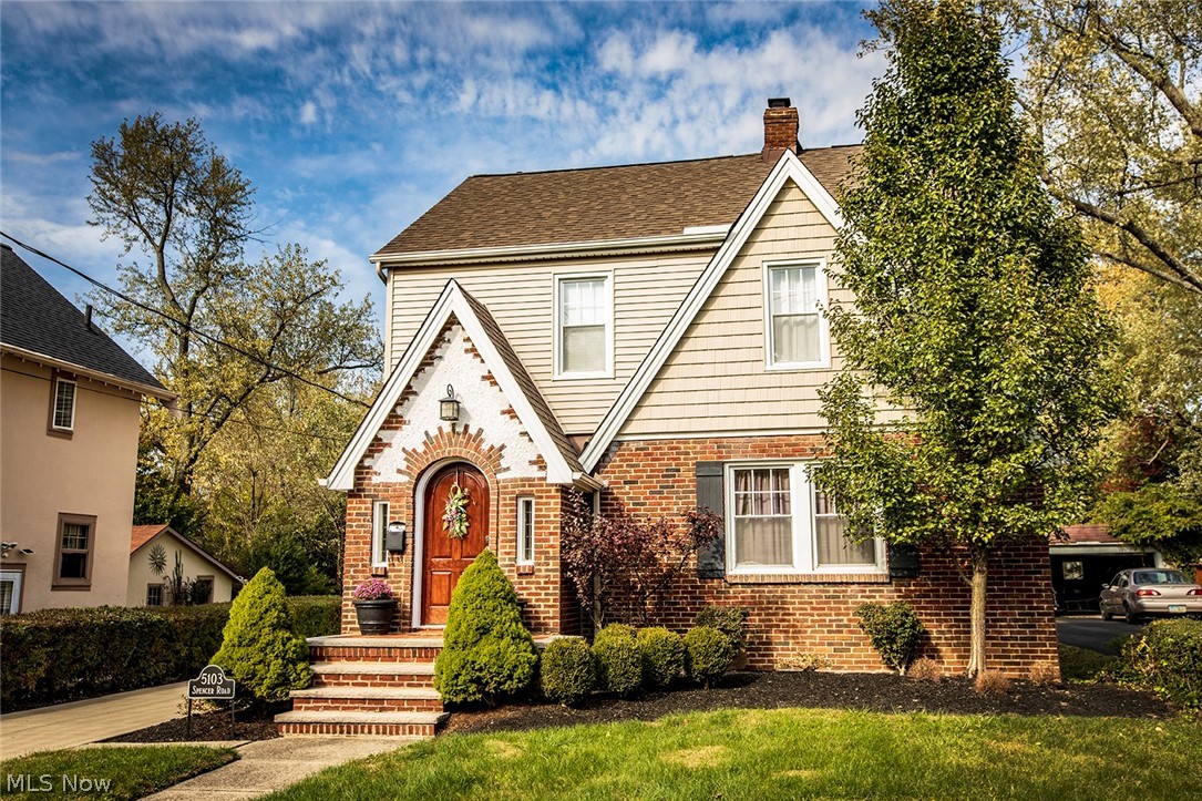 5103 Spencer Road Cleveland, OH 44124 - Photo 3 of 31