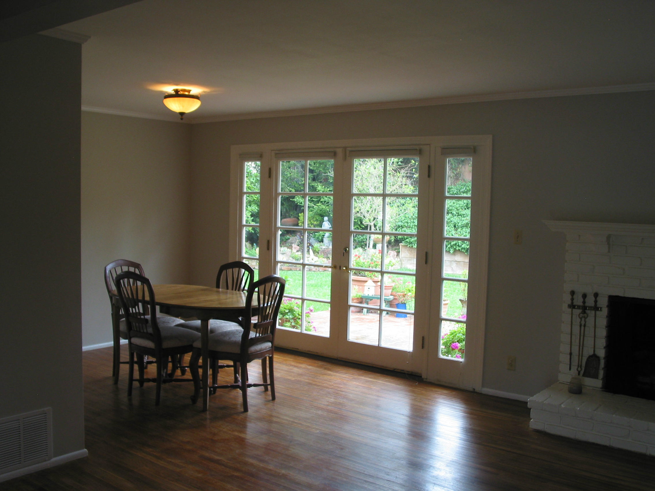 683 Westmont Road Santa Barbara, CA 93108 - Photo 2 of 6 Living Room