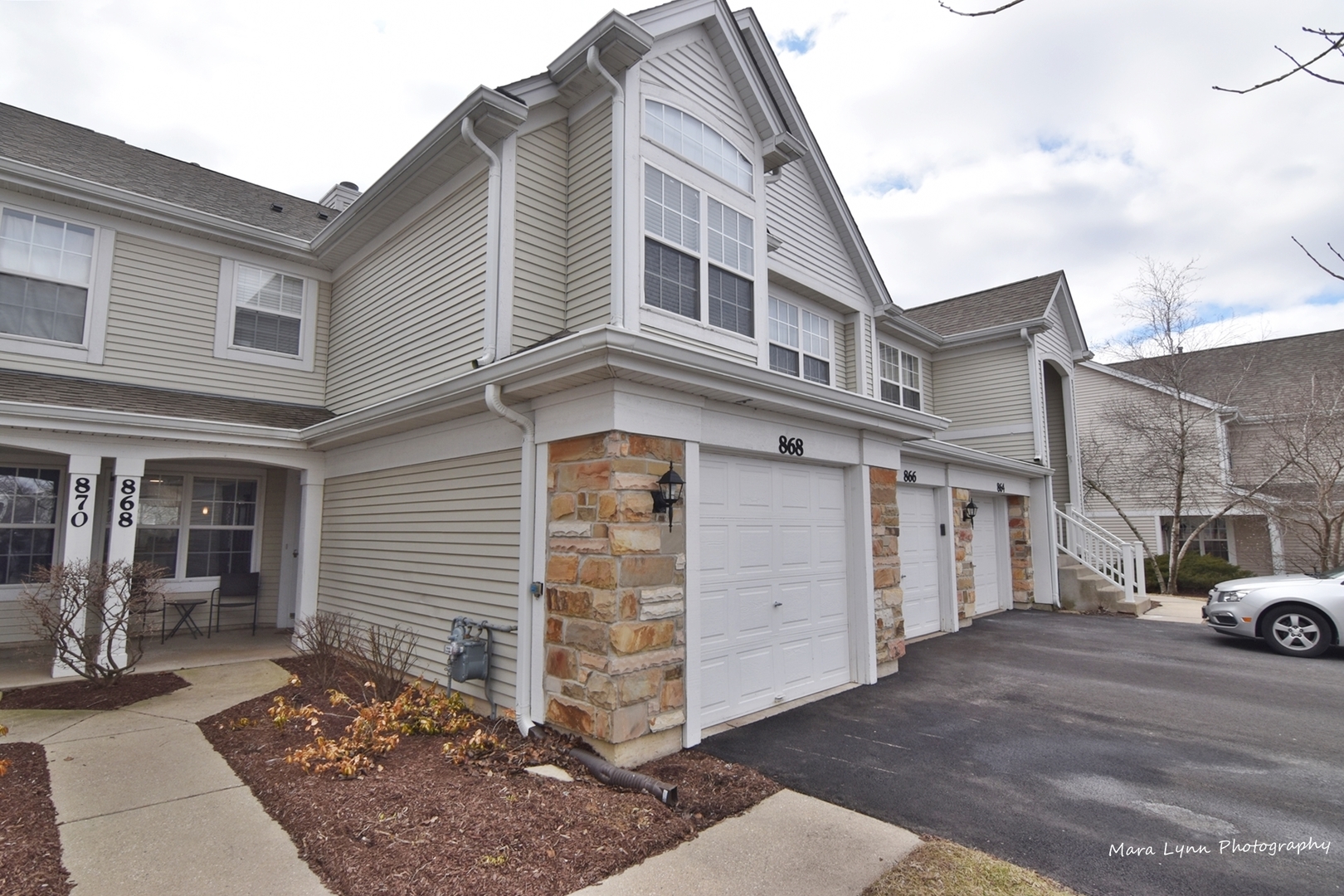 868 Brompton Court, Unit 868 Carol Stream, IL 60188 - Photo 2 of 33