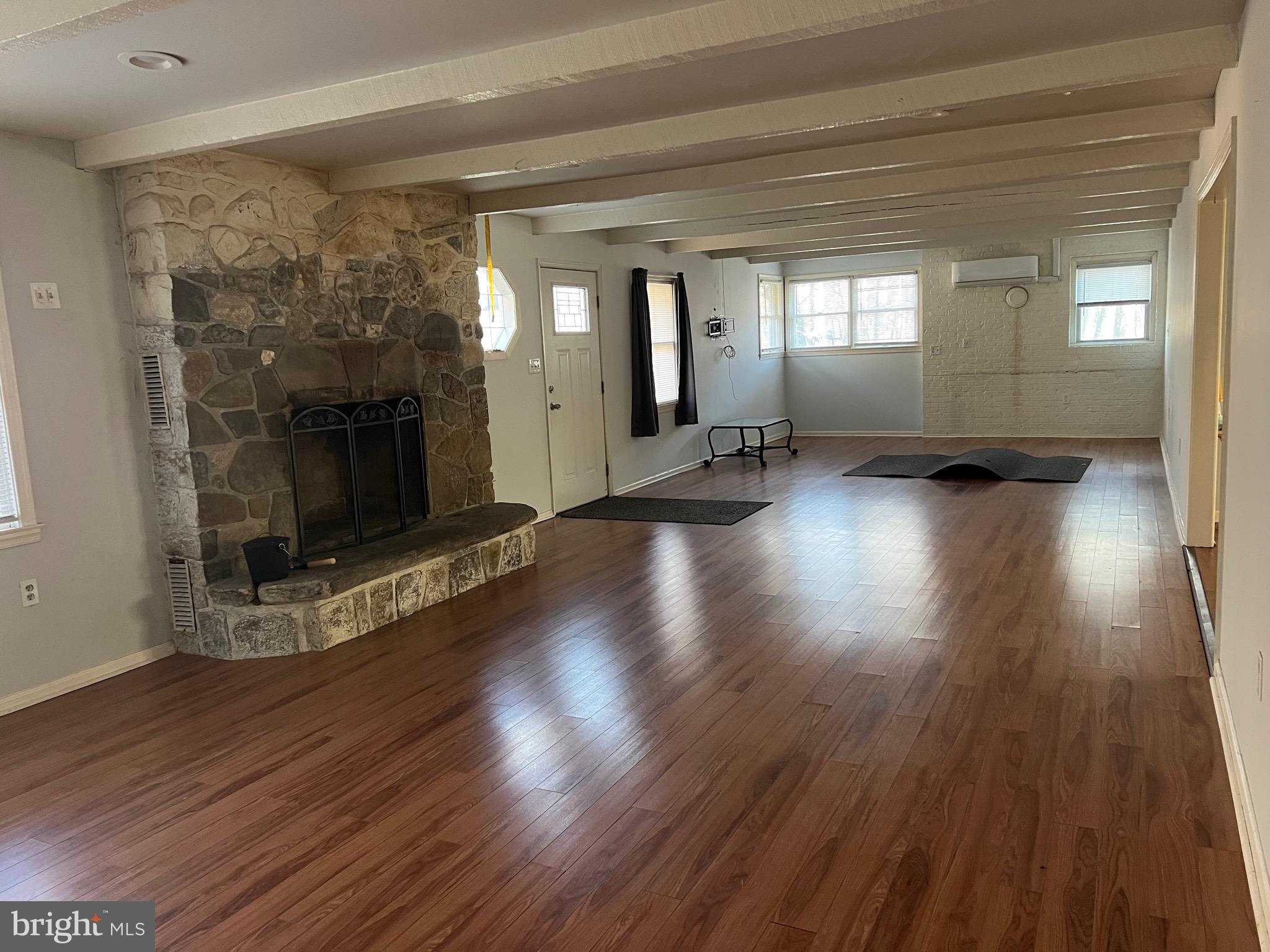7934 North River Road Rio, WV 26755 - Photo 23 of 50 Living Room