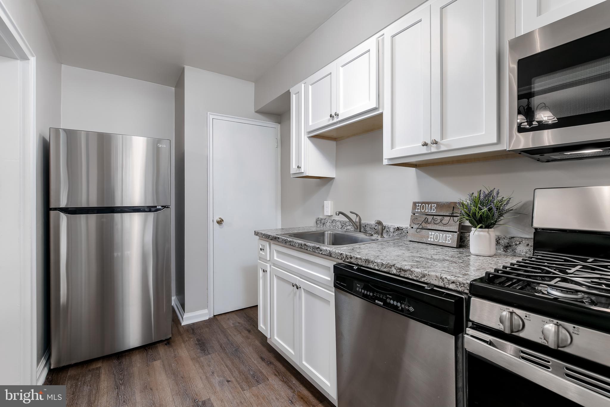 7720 Wynbrook Road Baltimore, MD 21224 - Photo 8 of 25 Gas cooking