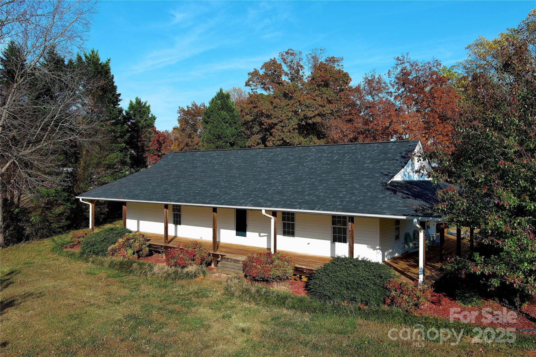 8225 Linwood-Southmont Road Lexington, NC 27292 - Photo 28 of 30 front view of a house with a yard