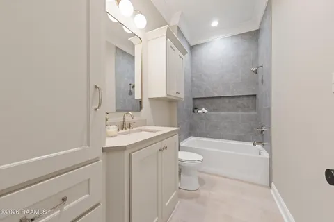 $899,999 | 106 Sea Is Lane, Youngsville, LA 70592