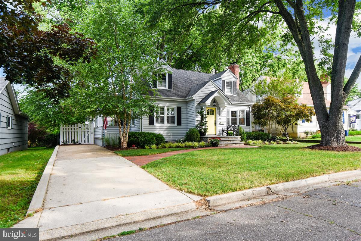 221 Gibson Road Annapolis, MD 21401 - Photo 2 of 58 Spacious off street parking