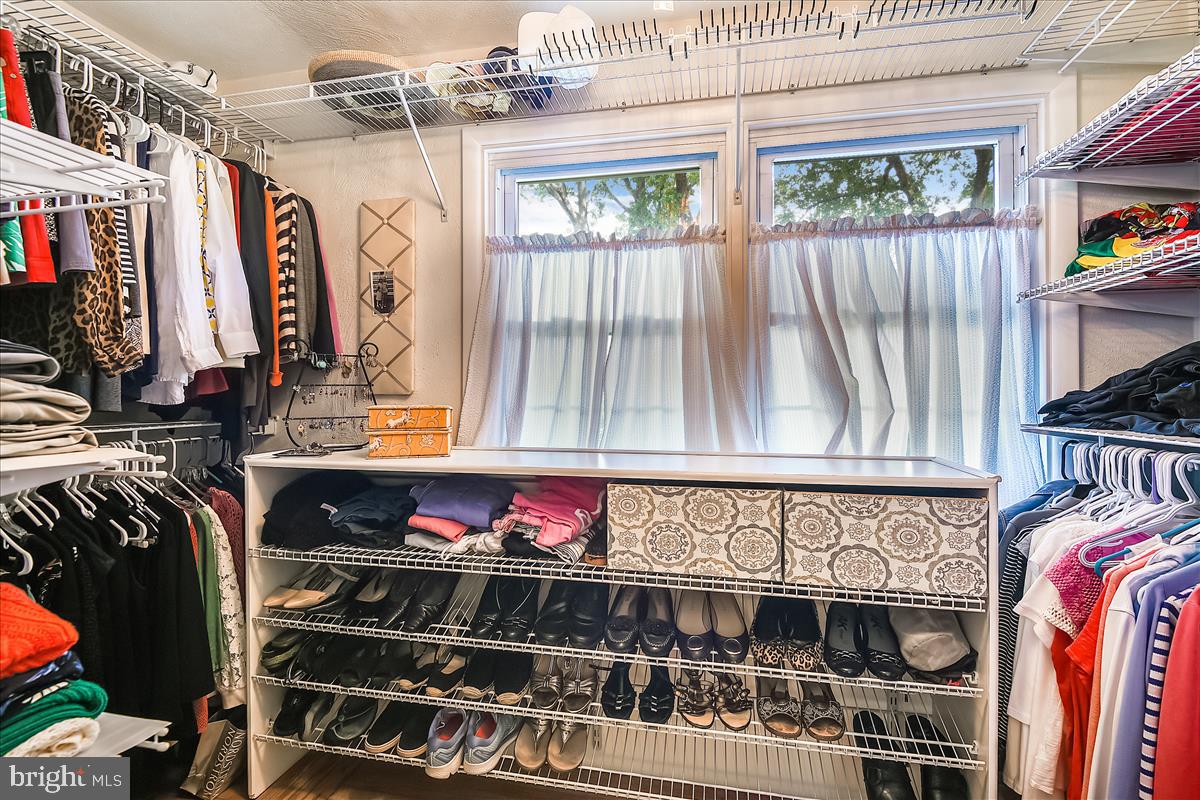 221 Gibson Road Annapolis, MD 21401 - Photo 25 of 58 Owner's bedroom walk in closet