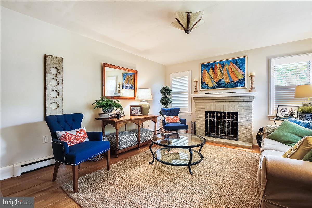 221 Gibson Road Annapolis, MD 21401 - Photo 6 of 58 Gorgeous hardwoods