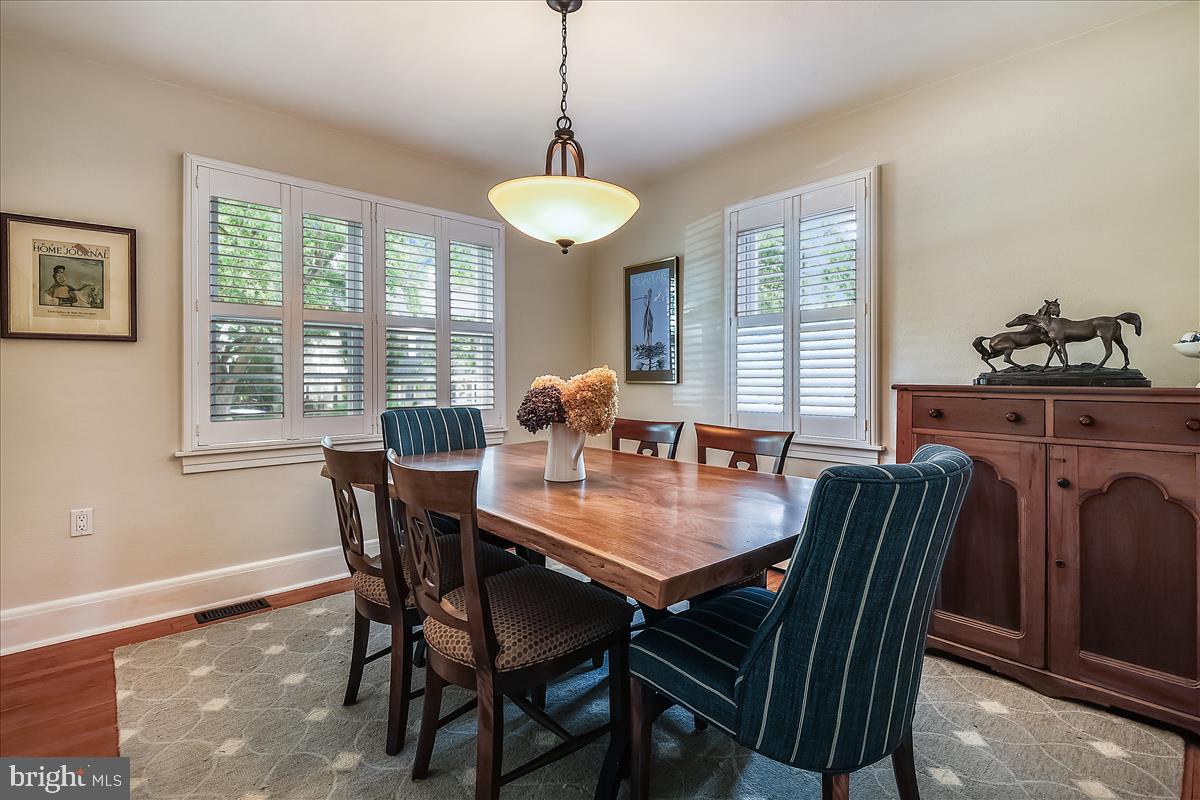 221 Gibson Road Annapolis, MD 21401 - Photo 9 of 58 Formal dining room for special or daily meals