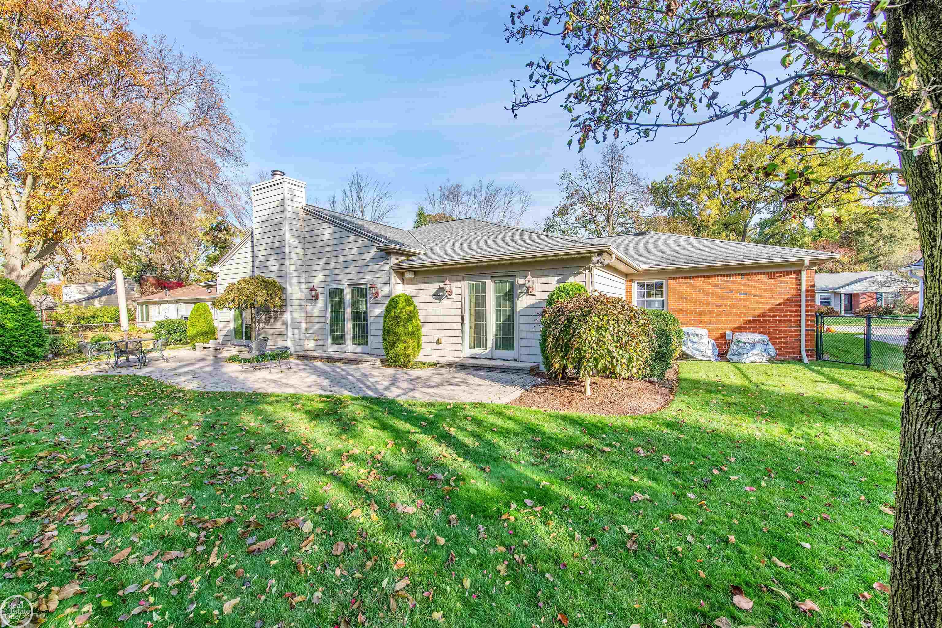 861 Shoreham Road Grosse Pointe Woods, MI 48236 - Photo 44 of 53