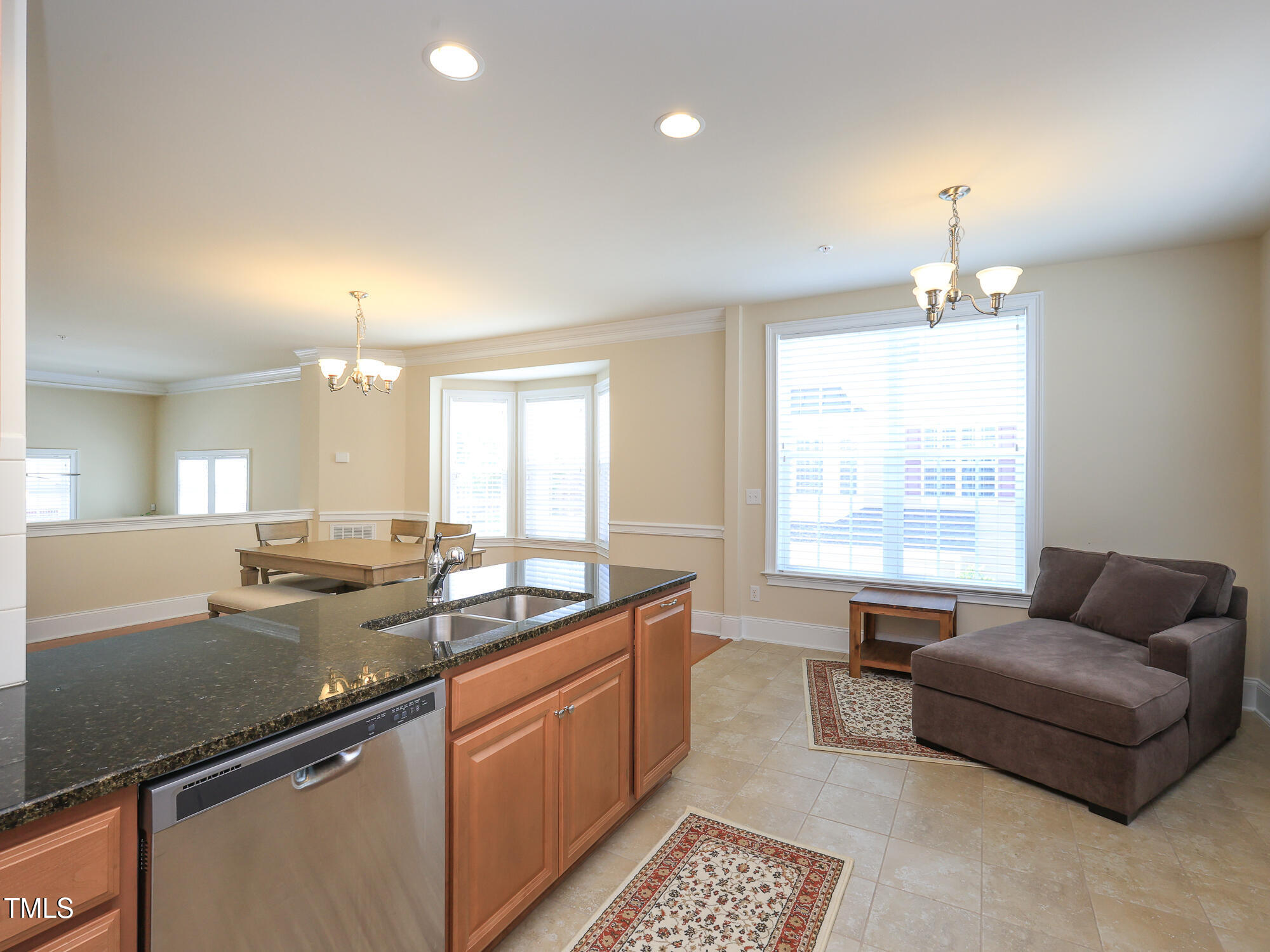 10529 Sablewood Drive, Unit 116 Raleigh, NC 27617 - Photo 23 of 57 032_10529_sablewood_116_kitchen