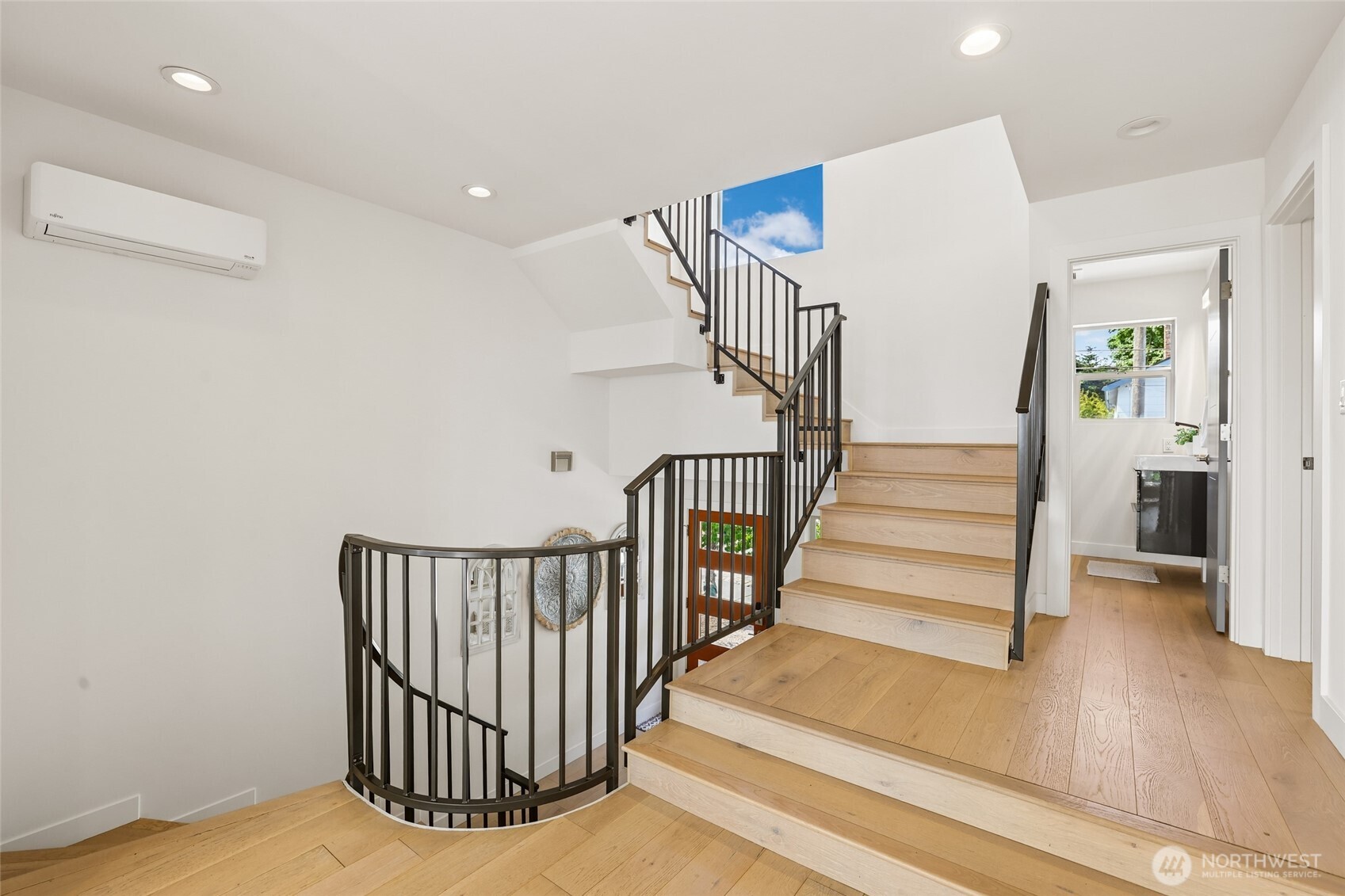 1428 Palm Avenue Southwest Seattle, WA 98116 - Photo 11 of 40