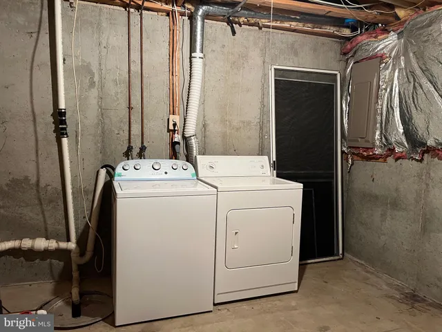 a view of walk in closet