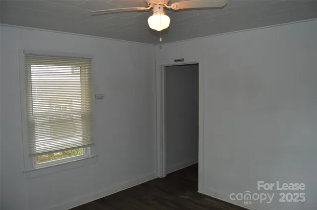 $850 | 511 South Elm Street, Statesville, NC 28677