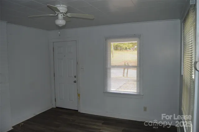 $850 | 511 South Elm Street, Statesville, NC 28677